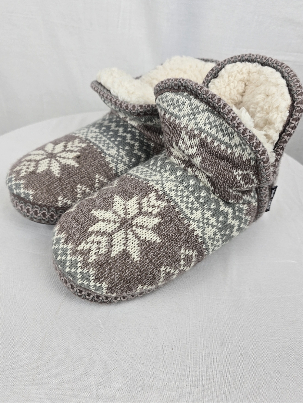 Muk Luks Slip On Warm Cozy House Shoes Sz M 7-8